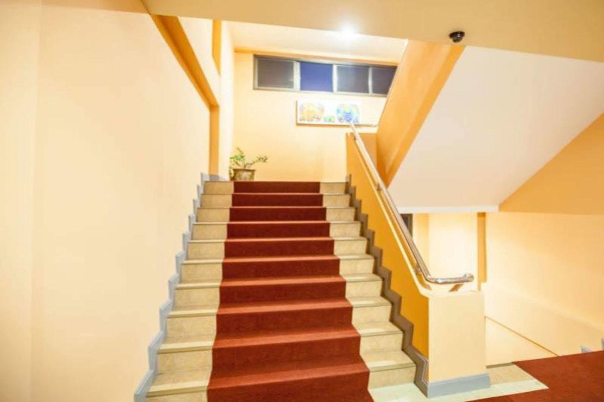 Home Place Hotel Chiang Mai Exterior photo